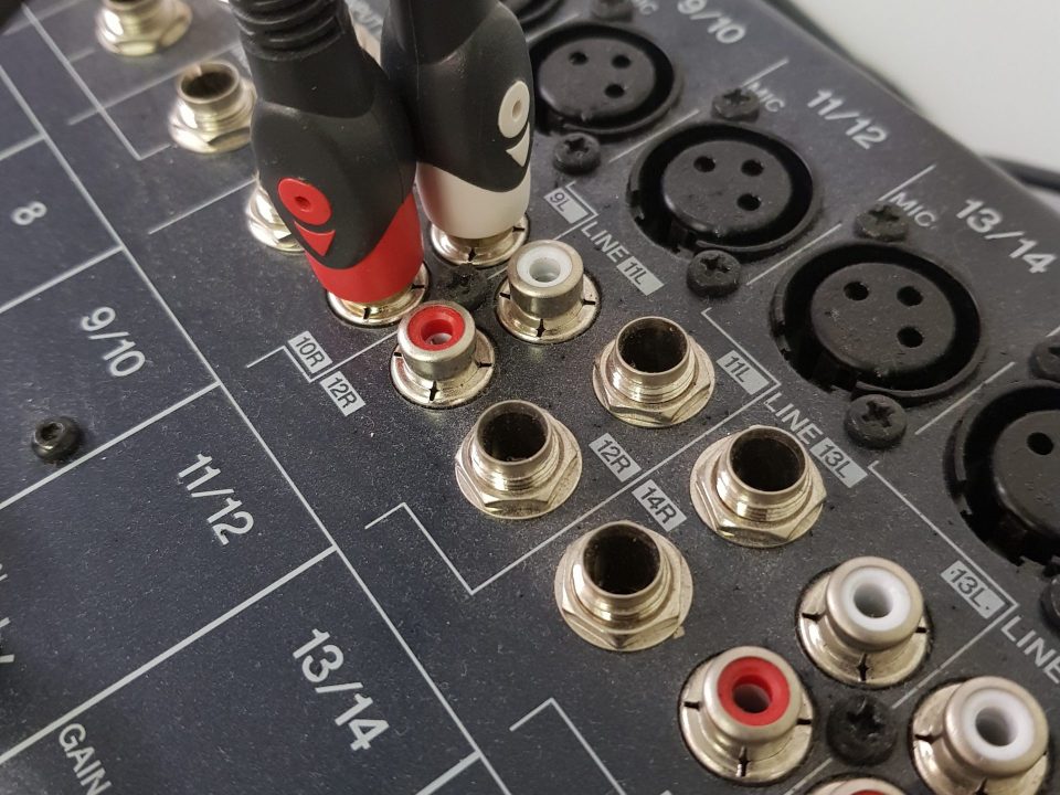 How to connect Choir Player to a PA system for live and rehearsal use